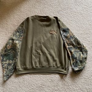 Cabela’s Crew Neck
